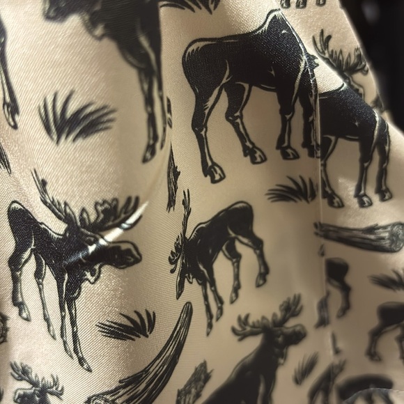 Revel Bobby Timberline Scrub,v-neck,hip pockets,1 double,slit sides,Moose,logs - Picture 10 of 10